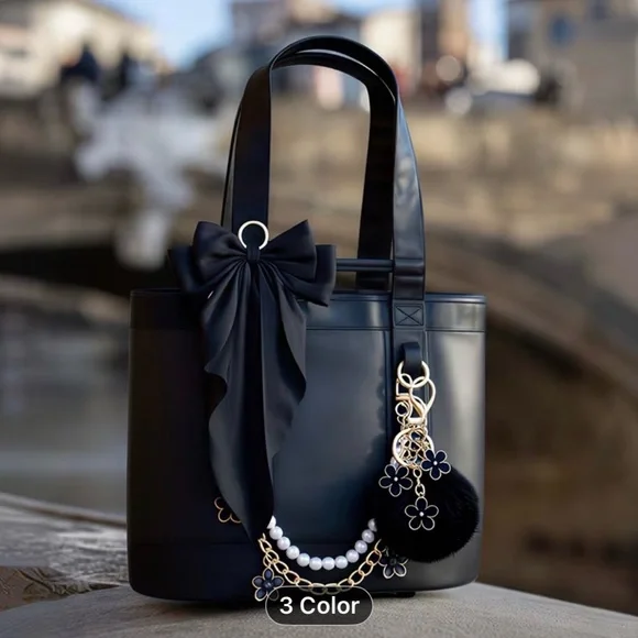 Dress your bag up White Floral Charm Set - Picture 3 of 6